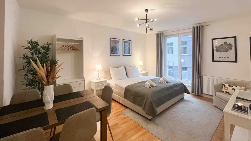 Charming, modern & spacious Apartment - Image 1