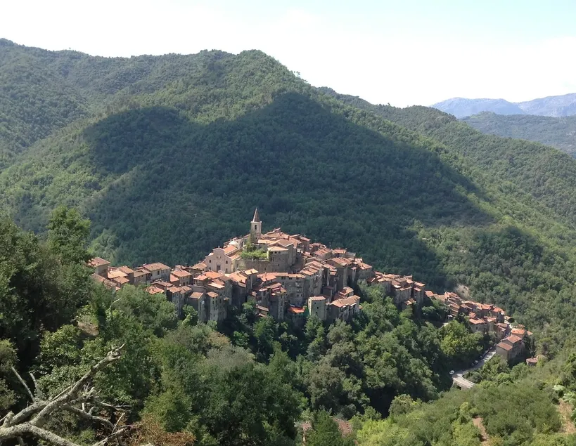 traditionelles Haus in schöner APRICALE, Ligurien, erleben Sie das echte Italien! - Image 1