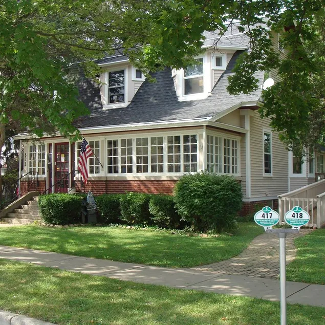 Geneva Street Inn in Maple Park Historic District - Image 1