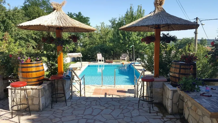 VILA PEKEČ - Image 1