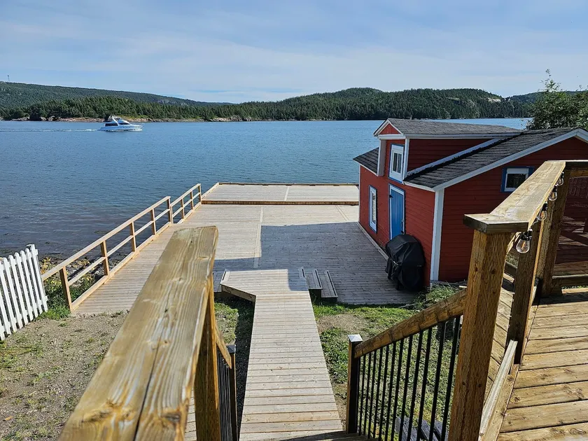 Oceanfront paradise in Conception Harbour - Image 1