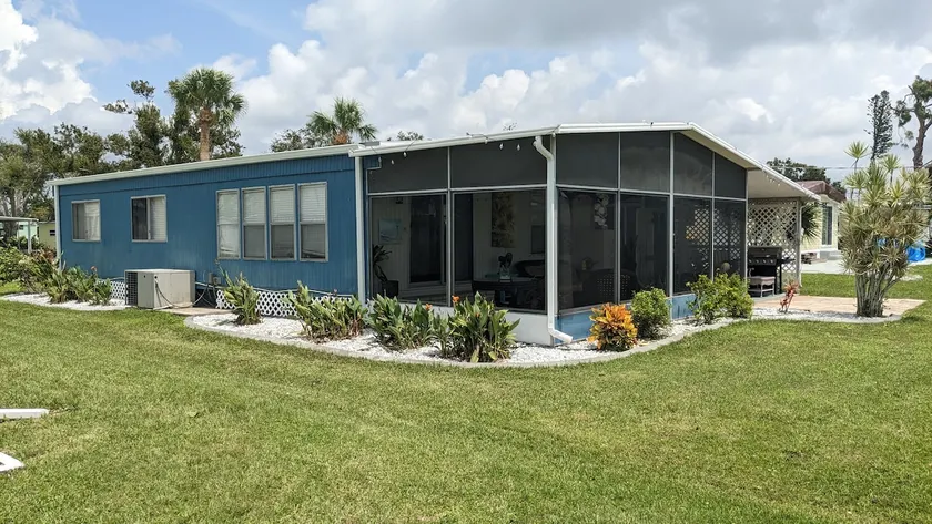 Cozy 2 bedroom 2 full bath home with Hot tub/Spa - Image 1