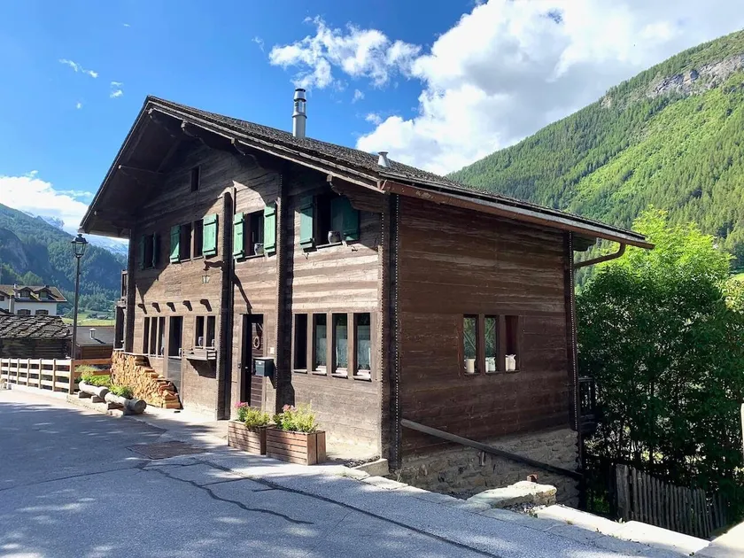 Cosy chalet in the heart of Evolène - Image 1