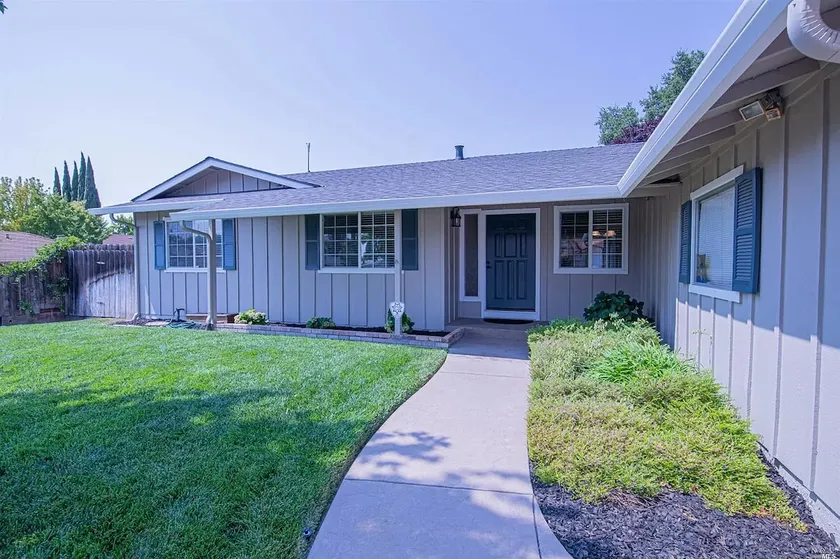 Cottage by the Vines: Near Napa Valley, Vineyards, Outlet Malls and Six Flags - Image 1