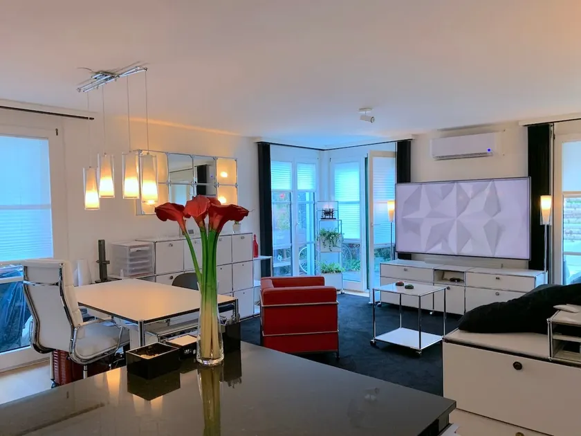 Designer apartment with air conditioning & large terrace - Image 1