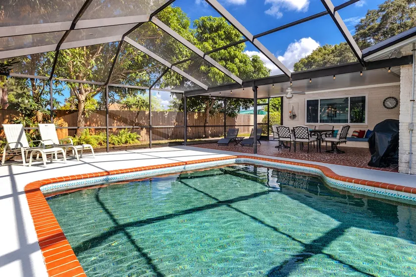Pelican House · Game Room, Pool, 5 min to Beach - Image 1