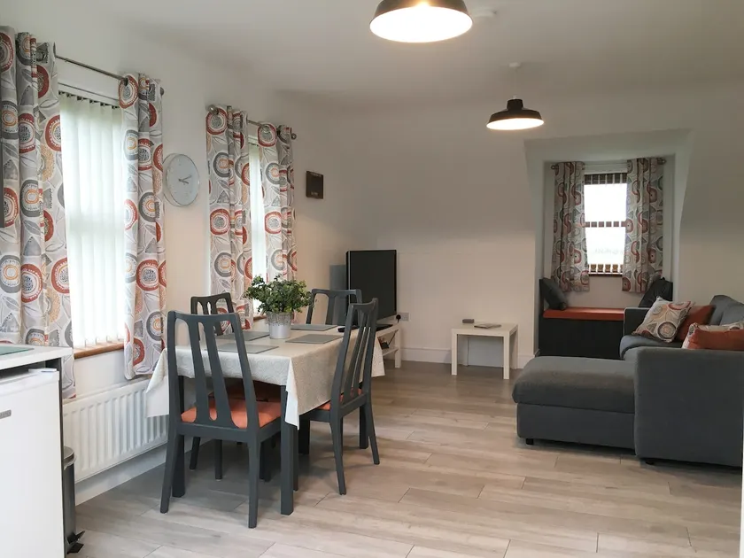 Binnian View Apartment - Image 1