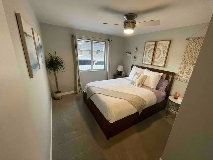 Spacious 3BR Townhome-Easy Mountain & City Access. - Image 1