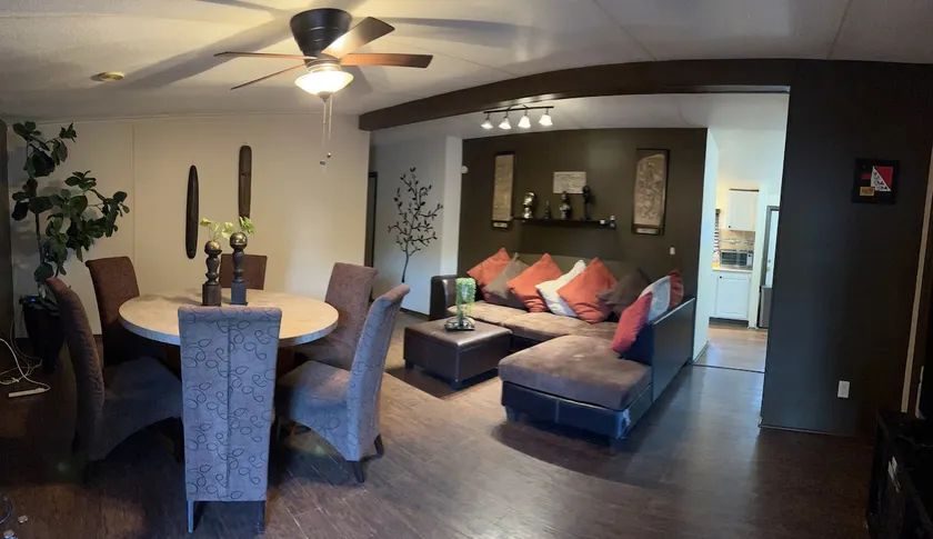 Entire Cozy Home 3bd-2 bath Free parking+WiFi - Image 1