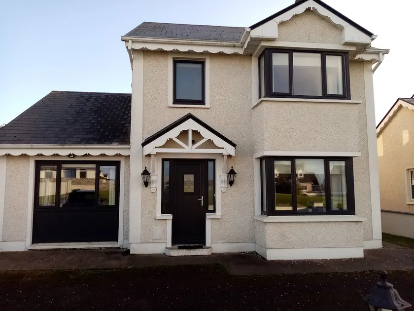 5 Ocean View - Image 1