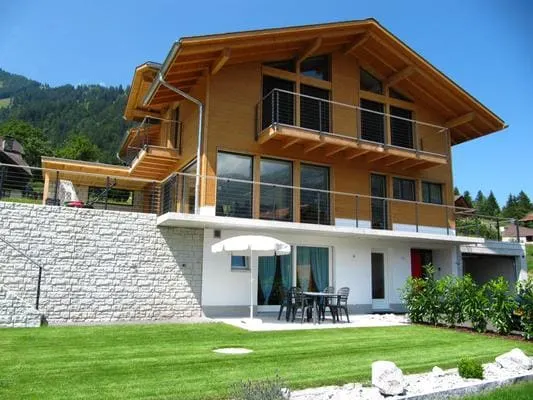 Bright apartment with beautiful mountain view - Image 1