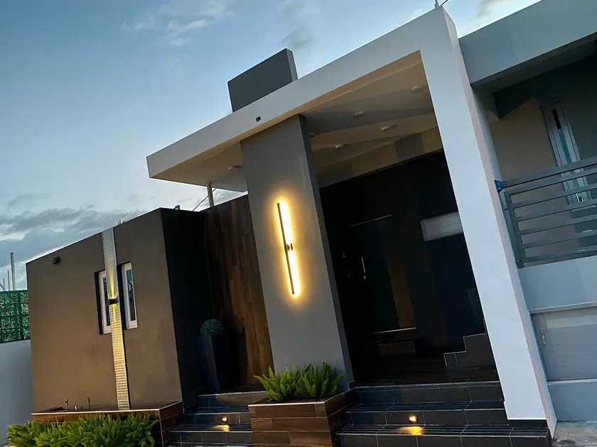 Pasavento - Modern Black Suite - Image 1