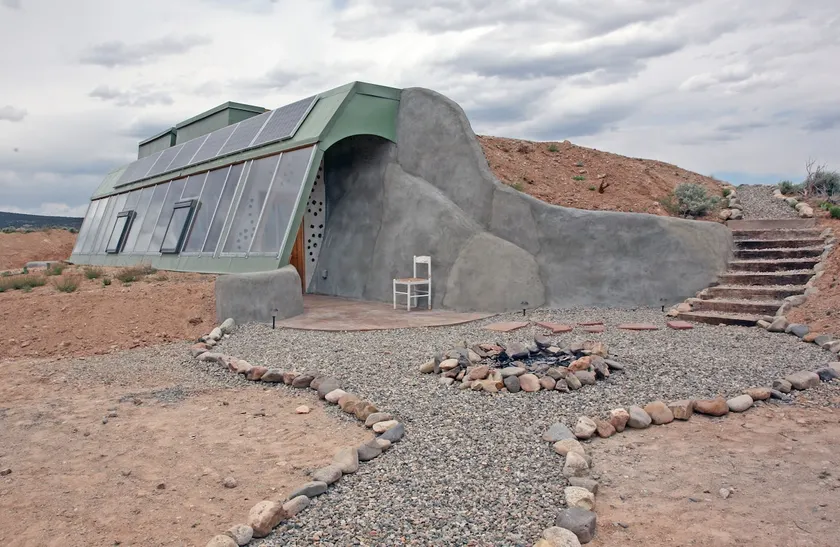 Taos Mesa Studio Earthship - Image 1