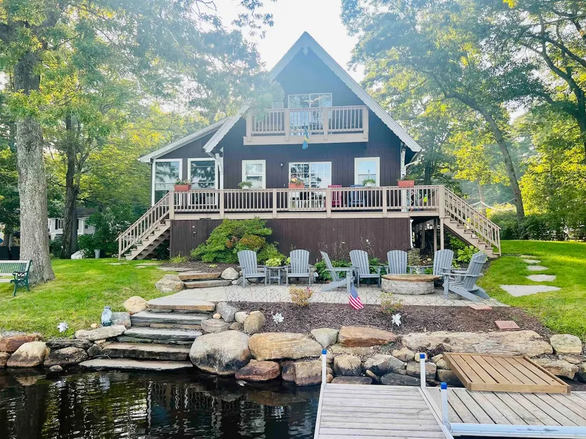 Lake Front Home Sleeps 6-8 on a private Peninsula! - Image 1
