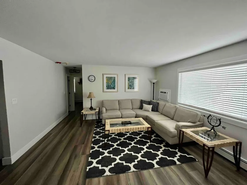 Rivers Edge Condo in Downtown Milford - Image 1