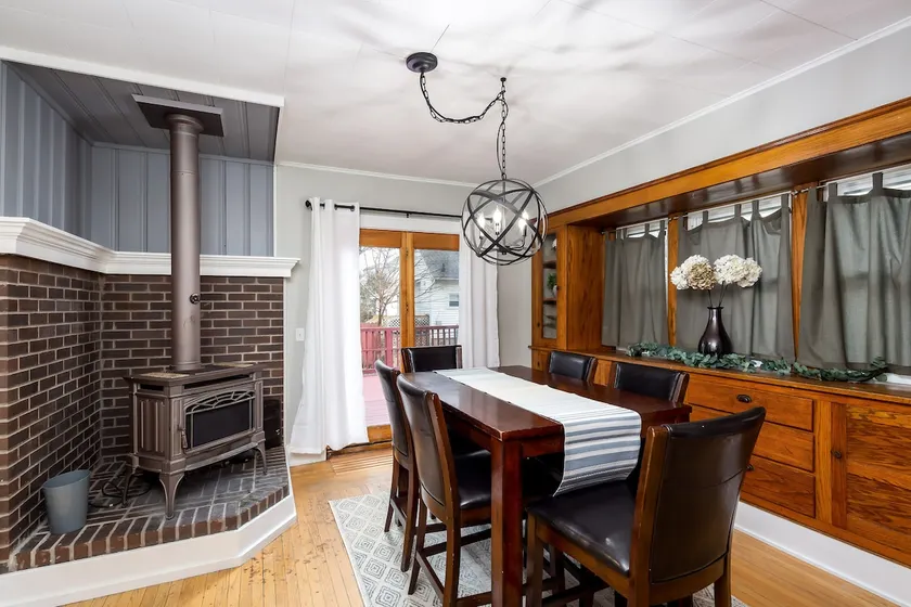 Classic Lansing Home: Mitt i allting - Image 1