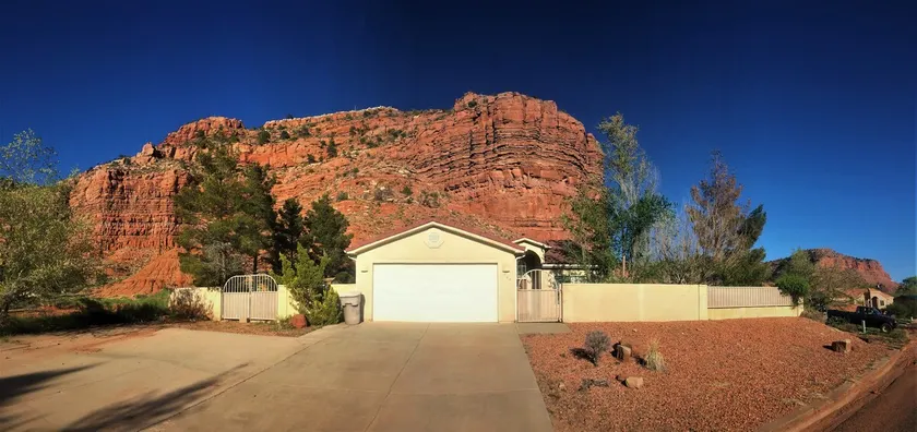 Exceptional Location & View in Kanab UTAH,  2/3 acs, Vermillion Cliff backyard! - Image 1