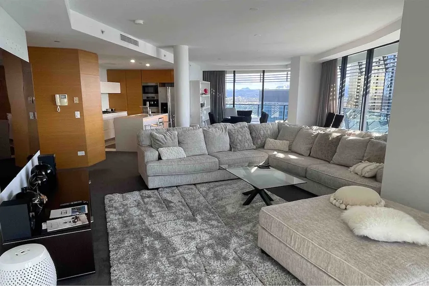 Level 31- 4 Bed Broady Lux Oracle Sub pent sleep 9 + child - Image 1