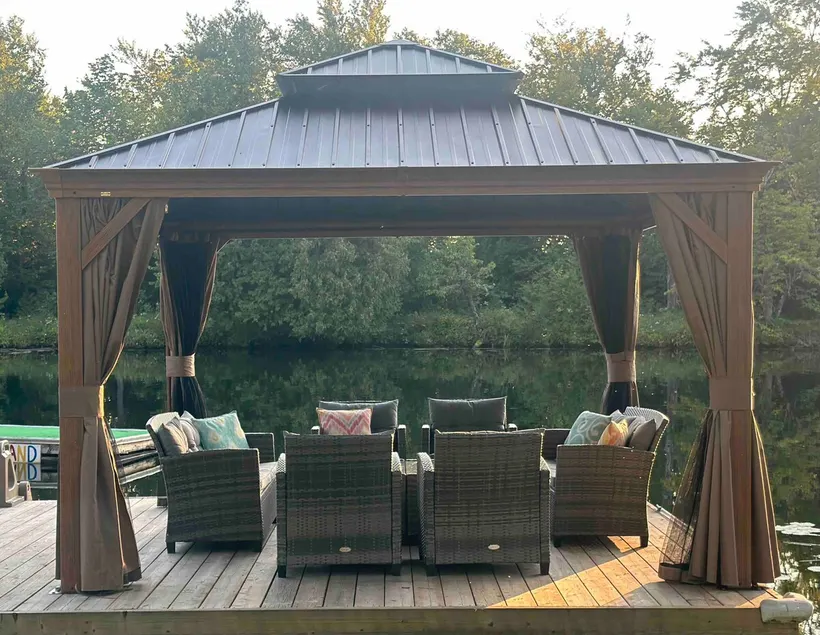 Waterfront*Hot Tub*Fire Pit*Wi-Fi*Screened Porch - Image 1