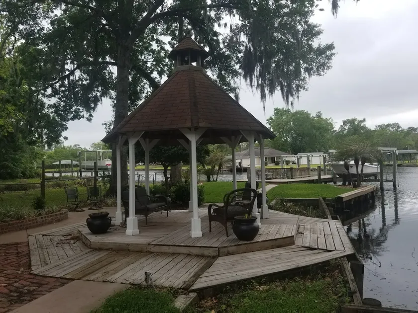 Retreat on the river - Image 1