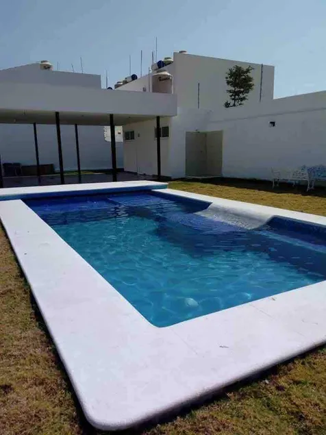 Nice house located near Finsa and Volkswagen - Image 1