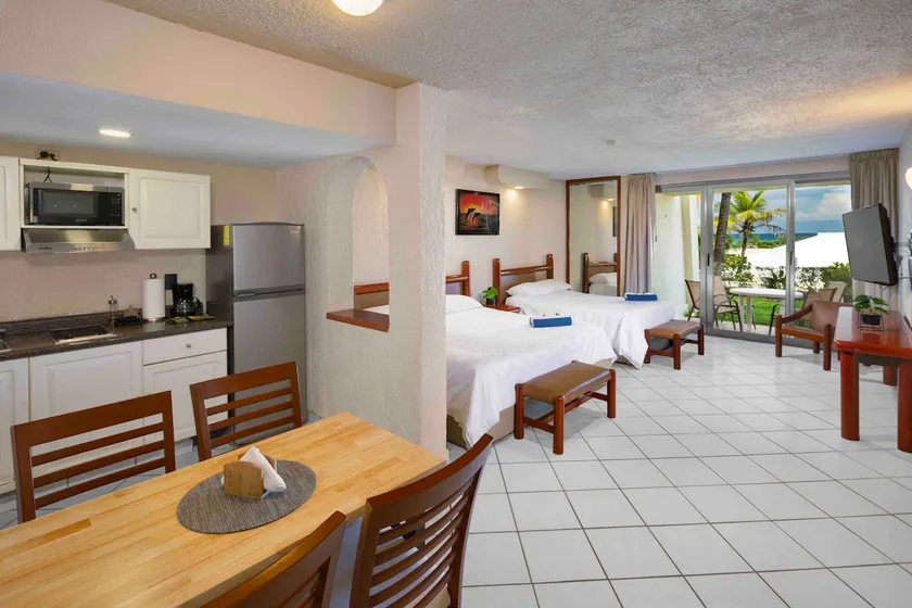 Garden Beach Apt. 1003 / Private Beach Access - Image 1