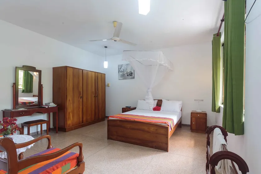 Spacious Apartment on Ebenezer Place - Image 1