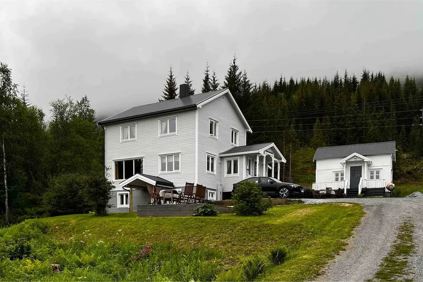 Apartment, EV Charger, Bøvær, Skaland, Senja. - Image 1