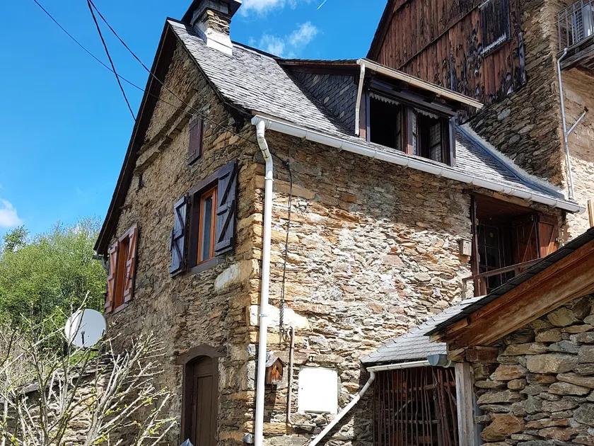 authentic belvedere house with garden - Image 1