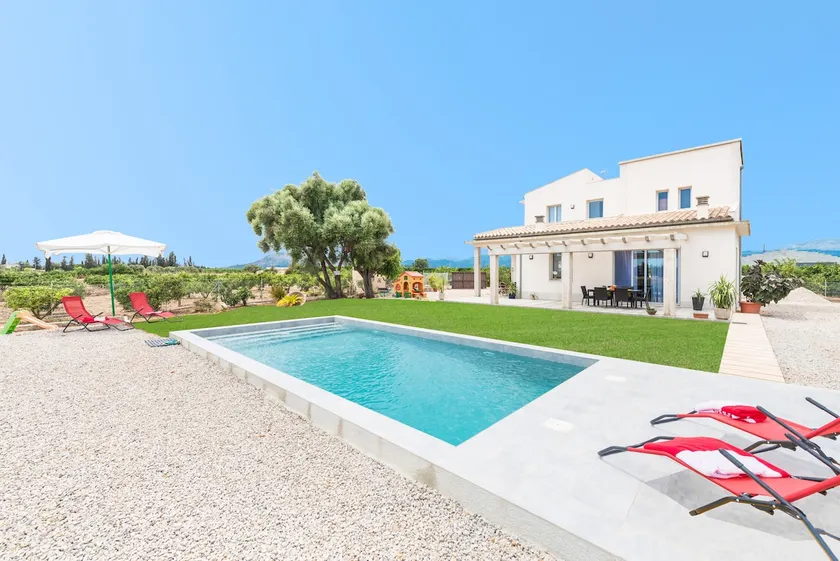 Villa Albaimar with swimming pool and garden - Image 1