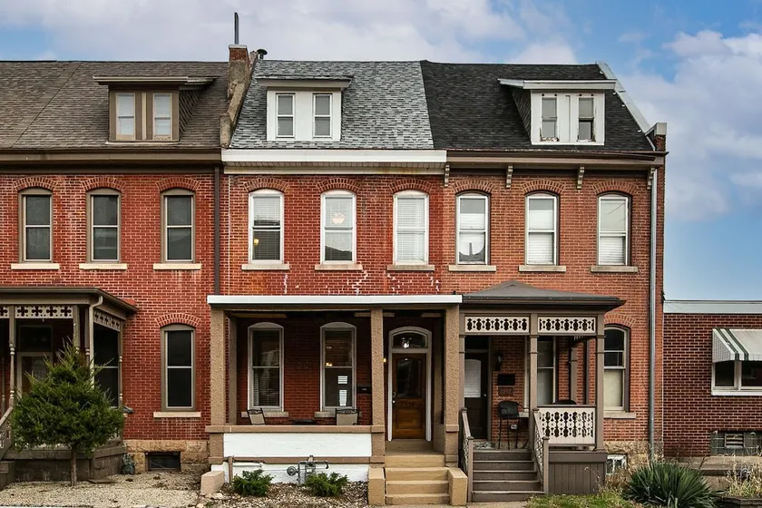 Cathedral Square Historical Townhome - Image 1