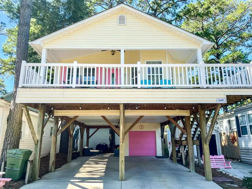 Emmas Beach Hut | 2 KING BEDS | 3 min to beach - Image 1