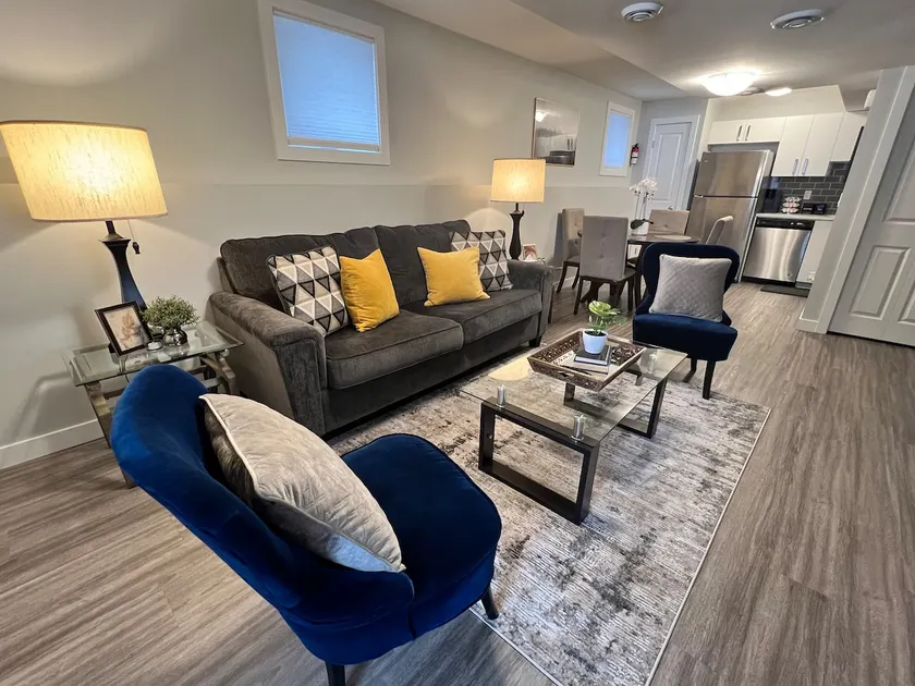 The Bella -Exquisite Modern & Cozy Homestyle Suite - Image 1