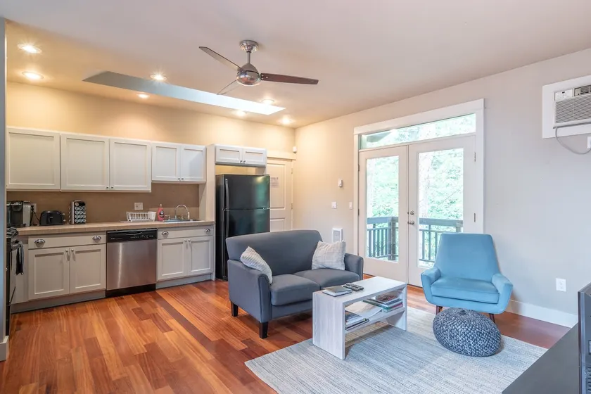 Granny Flat in leafy SW Portland - Image 1
