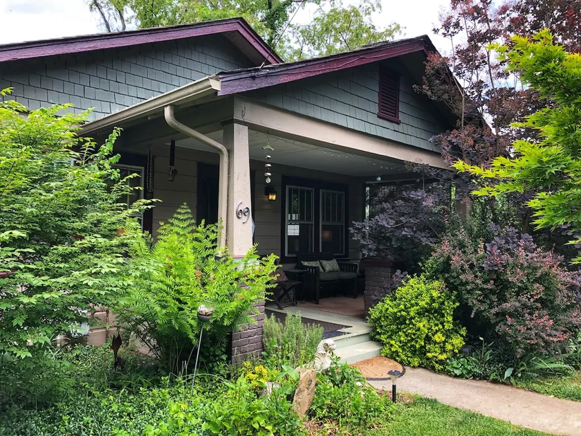 Artsy/ Zen Bungalow W. Asheville - walk to coffee shops, restaurants, bars, park - Image 1