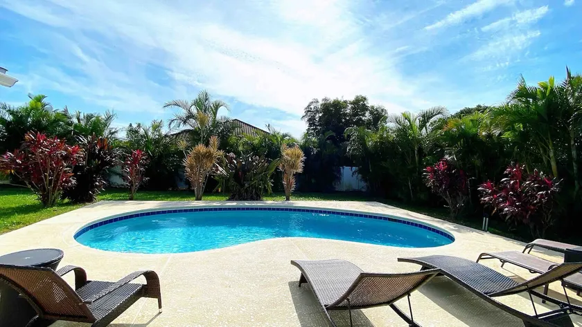Sunshine Retreat mit beheiztem Pool !!   Minuten zu schönen Golfstränden und IMG - Image 1