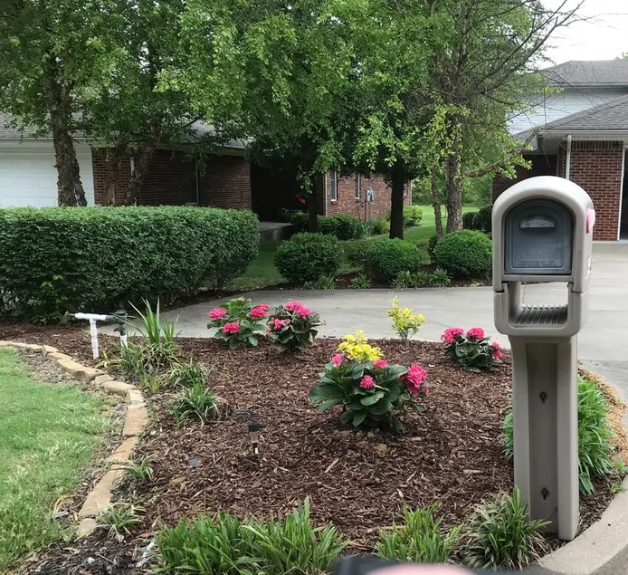 Paducah’s best place for families! Upscale condo, large deck and backyard. - Image 1