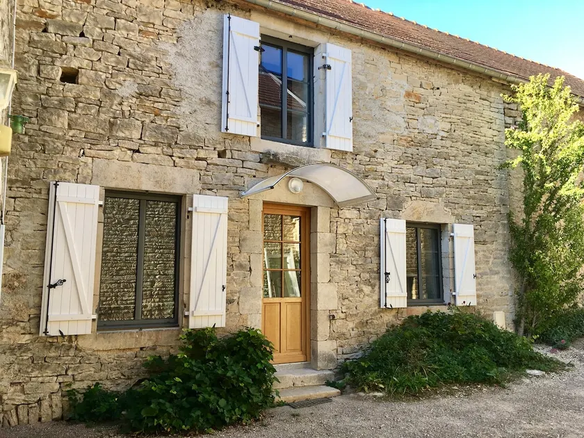 Detached house, in a small quiet village. - Image 1