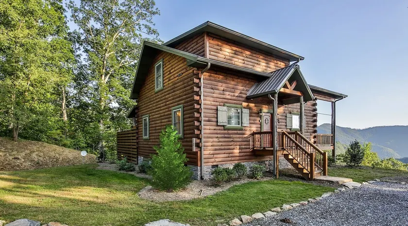 The Blue Bear Cabin - Image 1