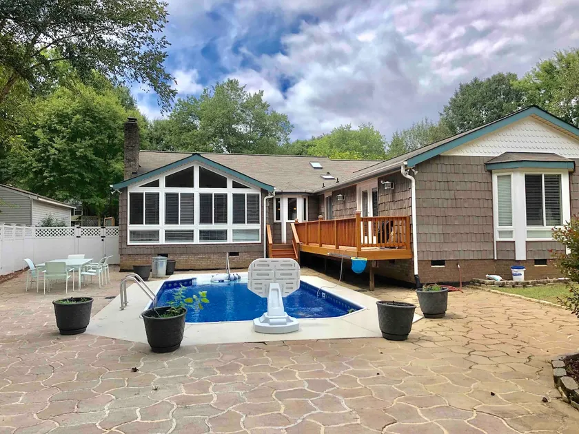 Hidden Gem at the heart of South Charlotte - Image 1