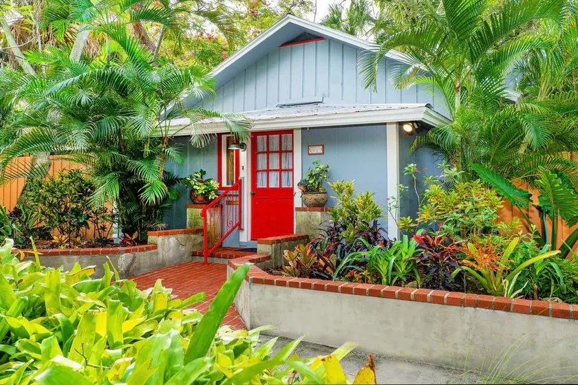The Sweet Spot! Walk to DT & Free Trolley to Beach - Image 1