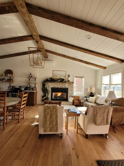 Near Downtown Creekside with Fireplace + Hot Tub - Image 1