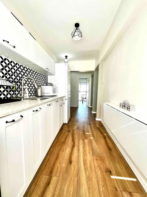 Cozy 3-Room Apartment • Quiet Area • Free Parking - Image 1