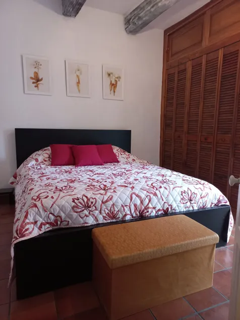 Provencal house in the heart of the village of Figanières - Image 1