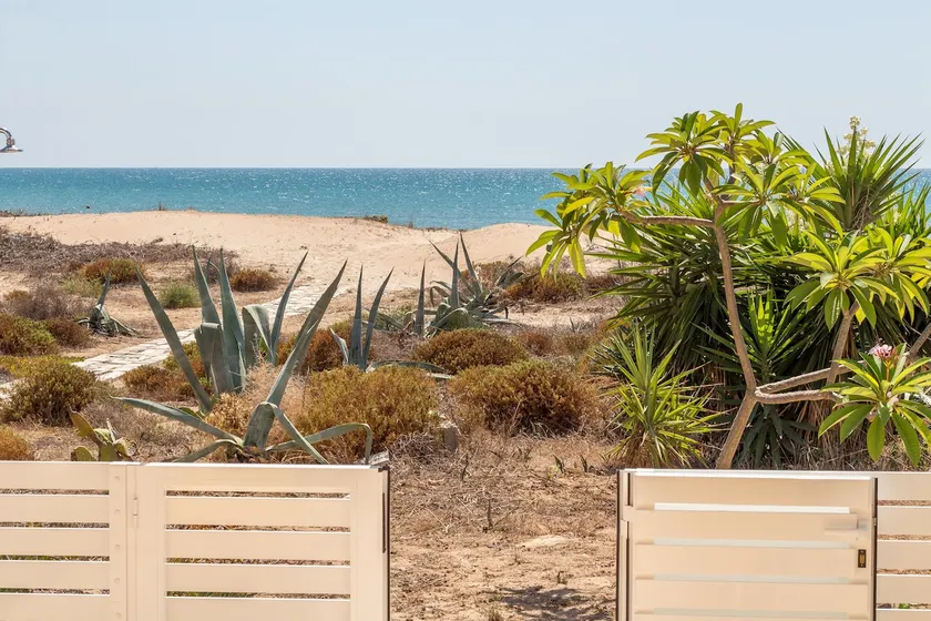 Amarillis, hébergement en bord de mer avec accès direct à la plage - Image 1