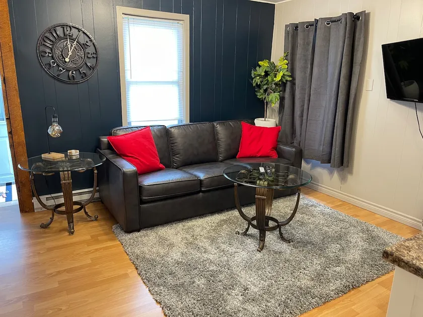 Cozy little home, located near downtown Sudbury - Image 1
