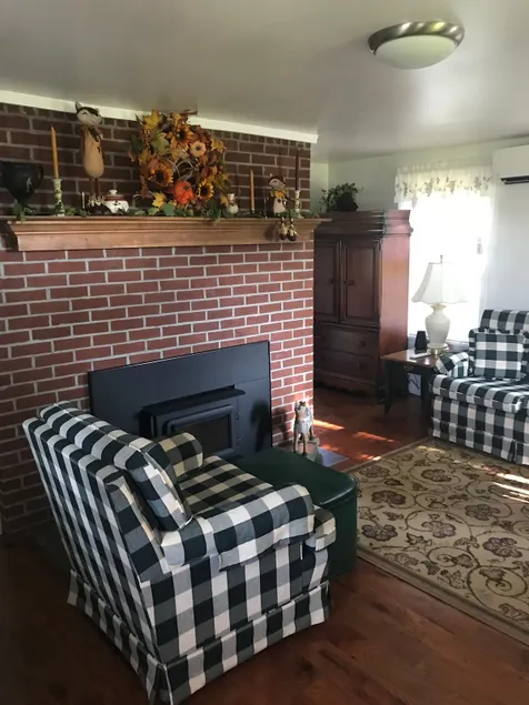 Private Cottage on Horse Farm with covered porch - Image 1