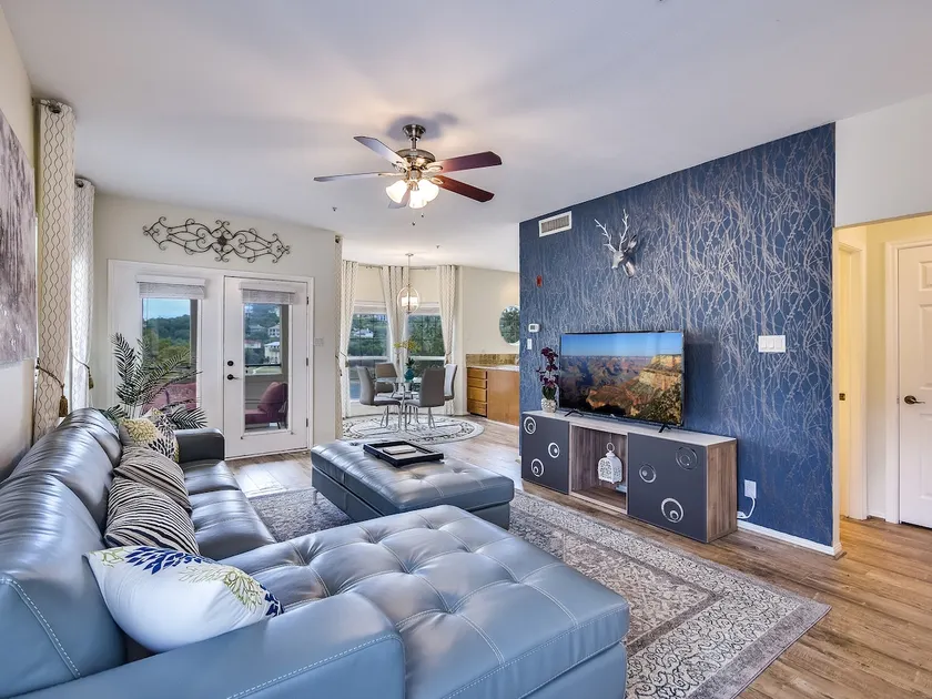 Atemberaubend Regal Lake Travis Island Condo mit Seeblick! - Image 1