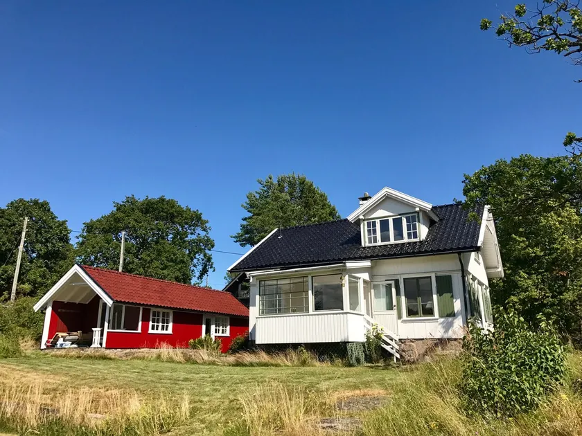 Soulful summer house by the lake - Image 1