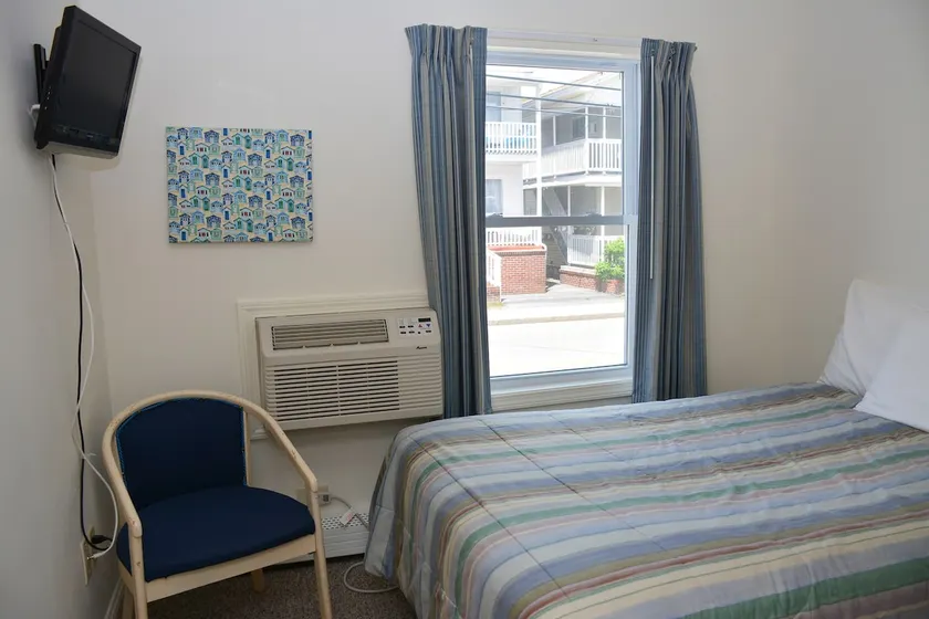Surf Inn #2 - Image 1